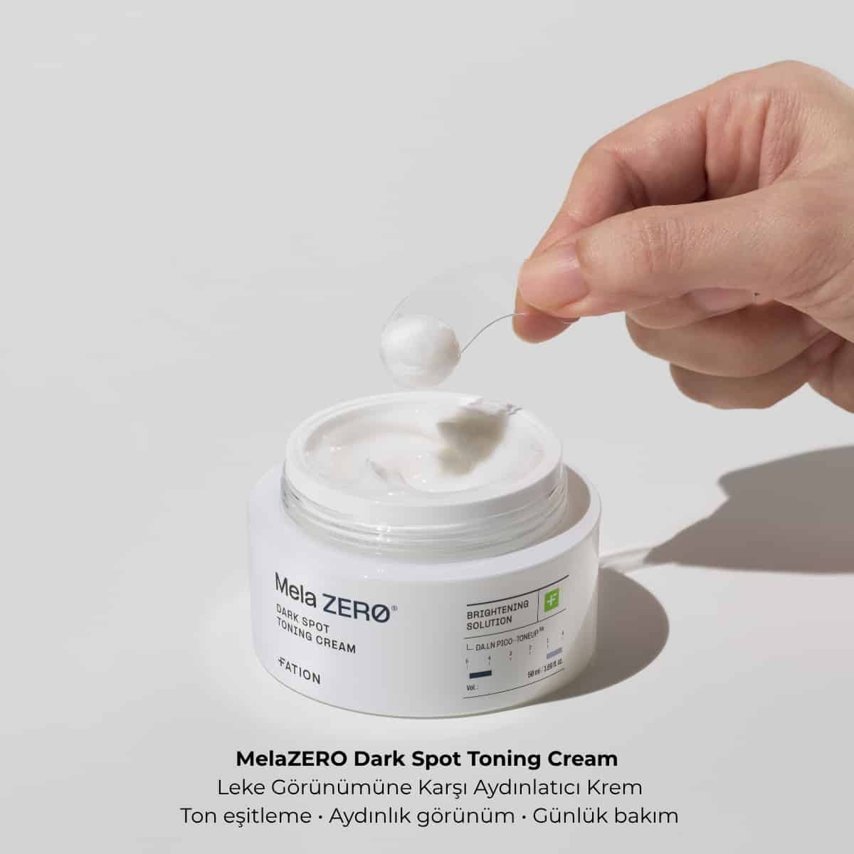 Leke görünümünü hedefle, nemi kilitle — %5 Niacinamide ve LN Pico Tone teknolojisiyle daha berrak, eşit tonlu bir cilt.
