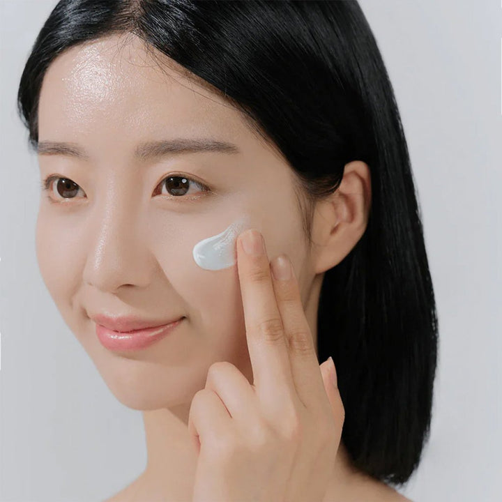 SKIN1004 Madagascar Centella Hyalu - Cica Water - Fit Sun Serum SPF 50+ PA++++ 100ml - SKIN1004 - Vionine