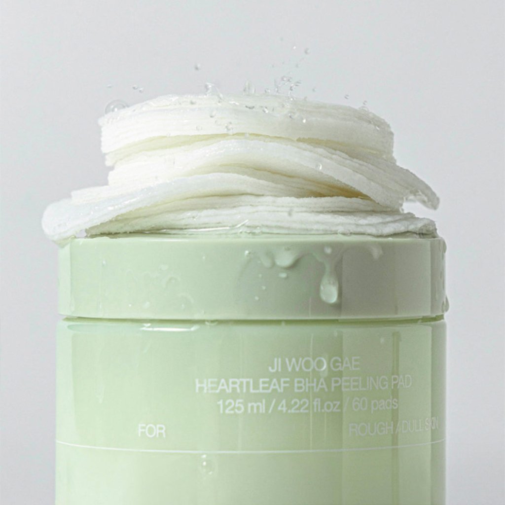 BHA ile arınmış, heartleaf ile yatışmış cilt
